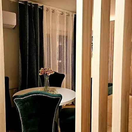 Apartment Tiha Voda 1 *